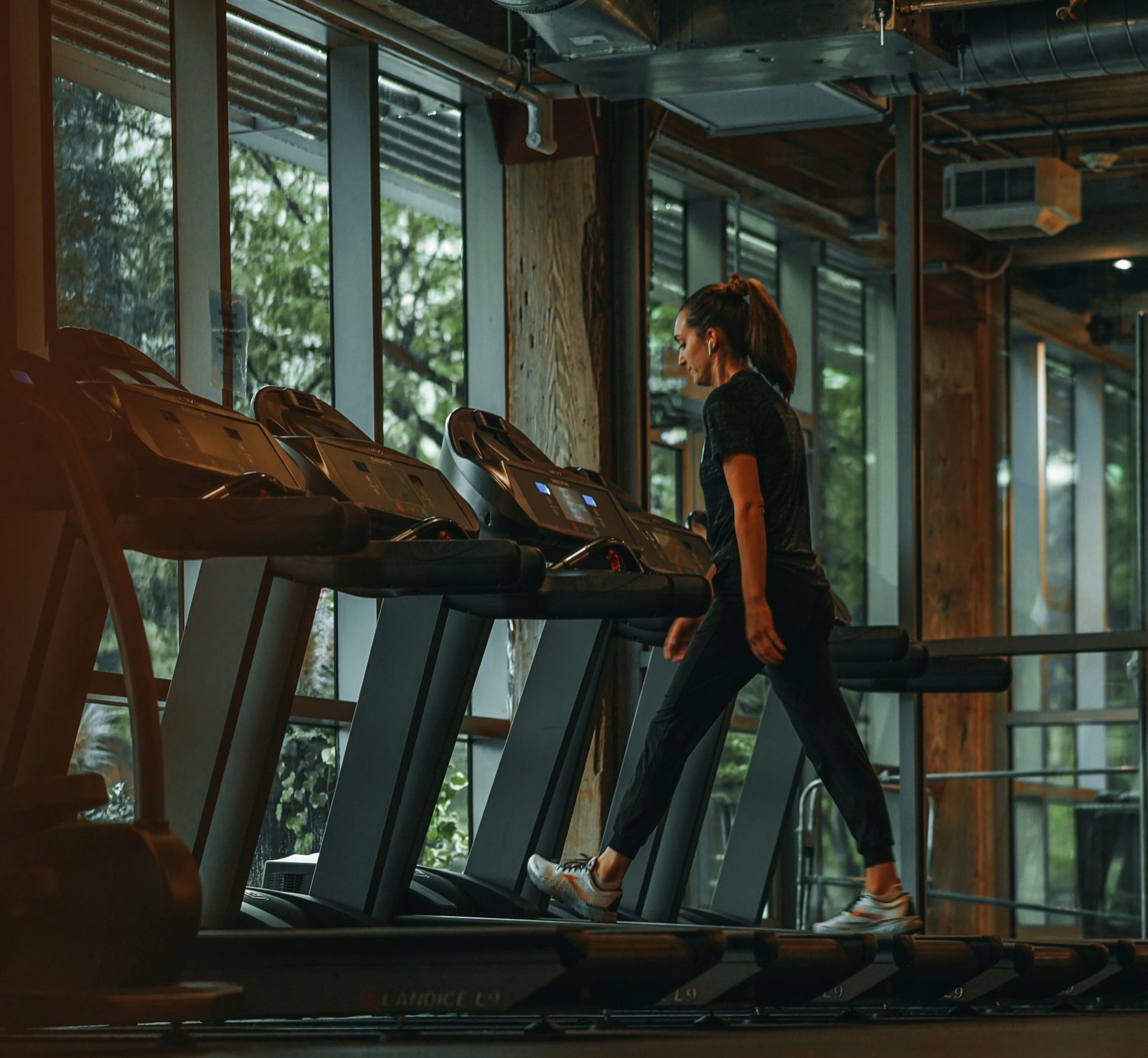 Plateau cardio Pep's Fitness avec tapis de course et vélos